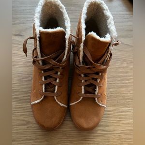 NWOT Loft Faux Suede Shearling Lined Booties